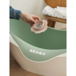 Baignoire Camélé’O BEABA Vert Sauge -MADE4BABY BOUTIQUE baignoire cameleo beaba vert sauge 4