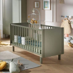 Chambre Trio Avec Lit 70x140 SAUTHON Eléonore Kaki 12 Chambre Trio Avec Lit 70x140 SAUTHON Eléonore Kaki -MADE4BABY BOUTIQUE chambre trio avec lit 70x140 sauthon eleonore kaki 3