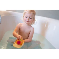 Toby Le Bateau à Jet D’eau Rigolo BO JUNGLE -MADE4BABY BOUTIQUE toby le bateau a jet deau rigolo bo jungle 2