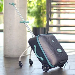 Valise Avec Assise Enfant Luggage Easy BEABA Noir -MADE4BABY BOUTIQUE valise assise voyage 7